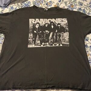 Vintage Ramones Graphic T-Shirt - Black